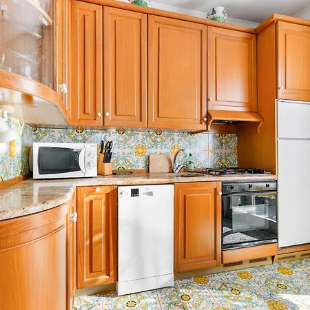 Appartement Hostdomus - Viola Terrace Free Parking *
