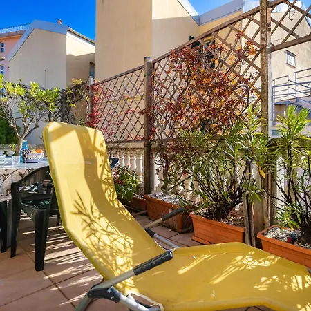 Hostdomus - Viola Terrace Free Parking Apartmán *