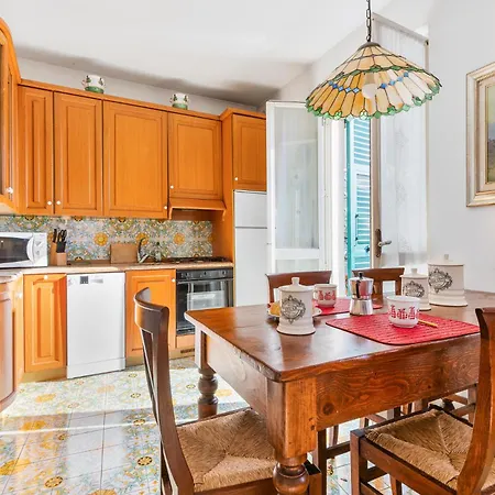 Hostdomus - Viola Terrace Free Parking Finale Ligure