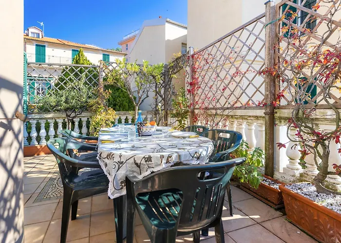 Appartement Hostdomus - Viola Terrace Free Parking Finale Ligure